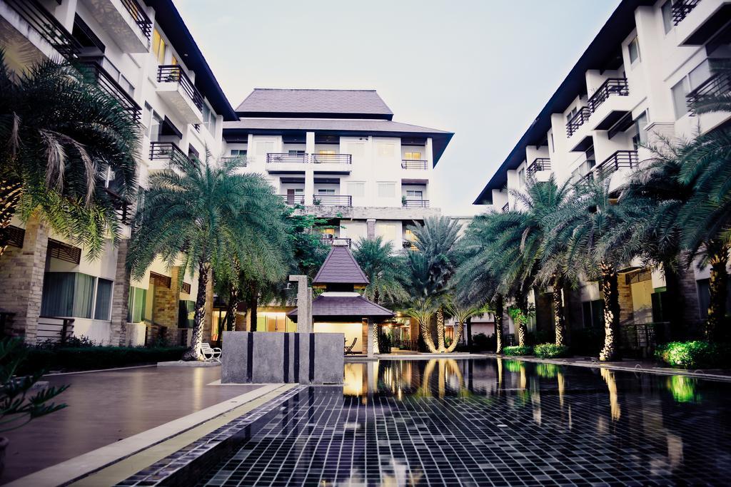Karabuning Resort Si Racha Extérieur photo